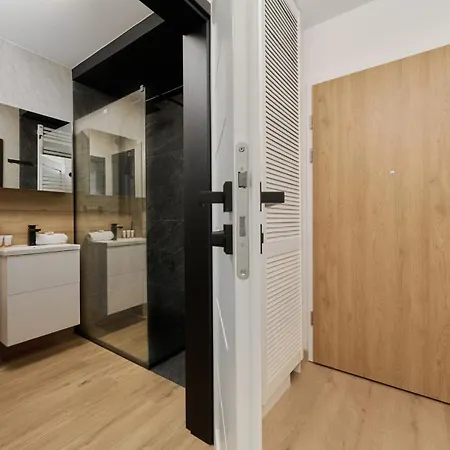 New Studio Teczowa With Free Garage By Renters 公寓 *